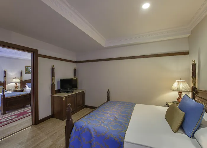 Delphin Palace