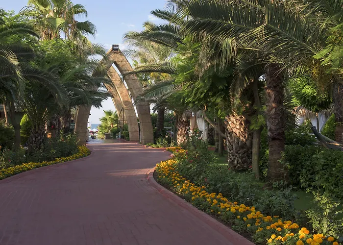 Resort Delphin Palace 5*
