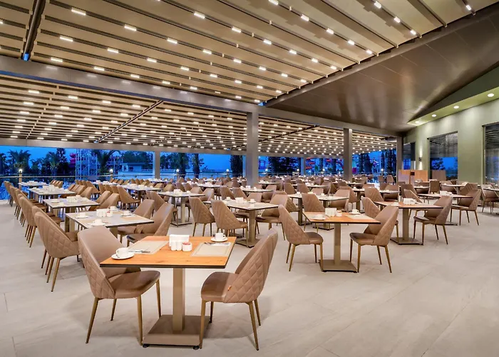 Delphin Palace Resort 5*