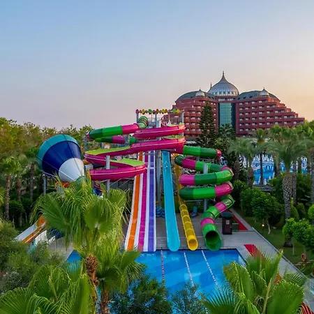 Delphin Palace אתר נופש