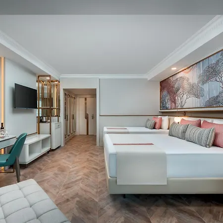 Delphin Palace Resort 5*