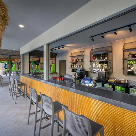 دلفين بالاس 5*