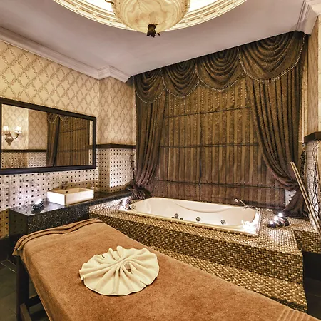 Delphin Palace