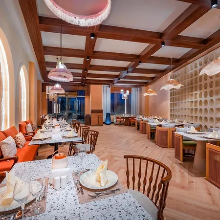 Rezort Delphin Palace 5*