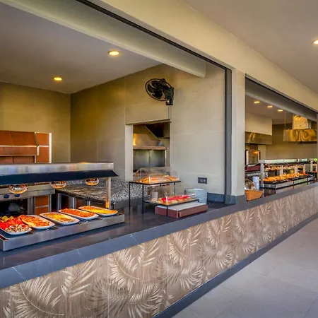 Complex Delphin Palace