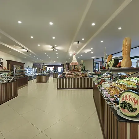 Курортный комплекс Delphin Palace 5*