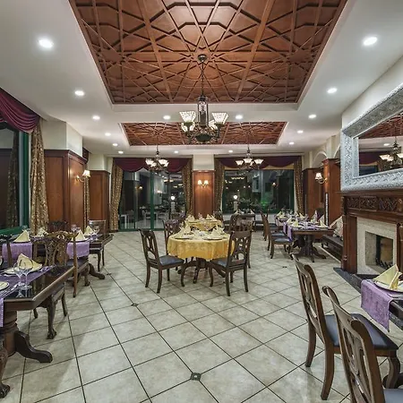 Курортный комплекс Delphin Palace Анталья