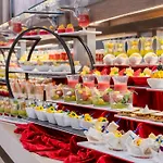 אתר נופש Delphin Palace 5*