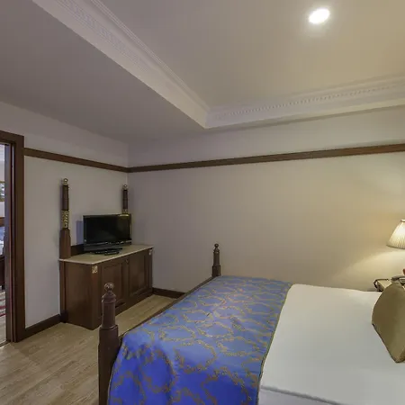 Resort Delphin Palace 5*