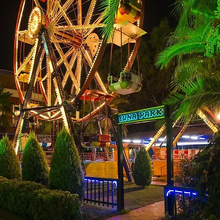 Rezort Delphin Palace 5*